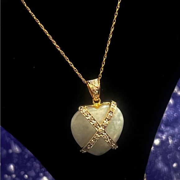 14K Gold Jade & Diamond Heart Pendant Necklace - Picture 10 of 16
